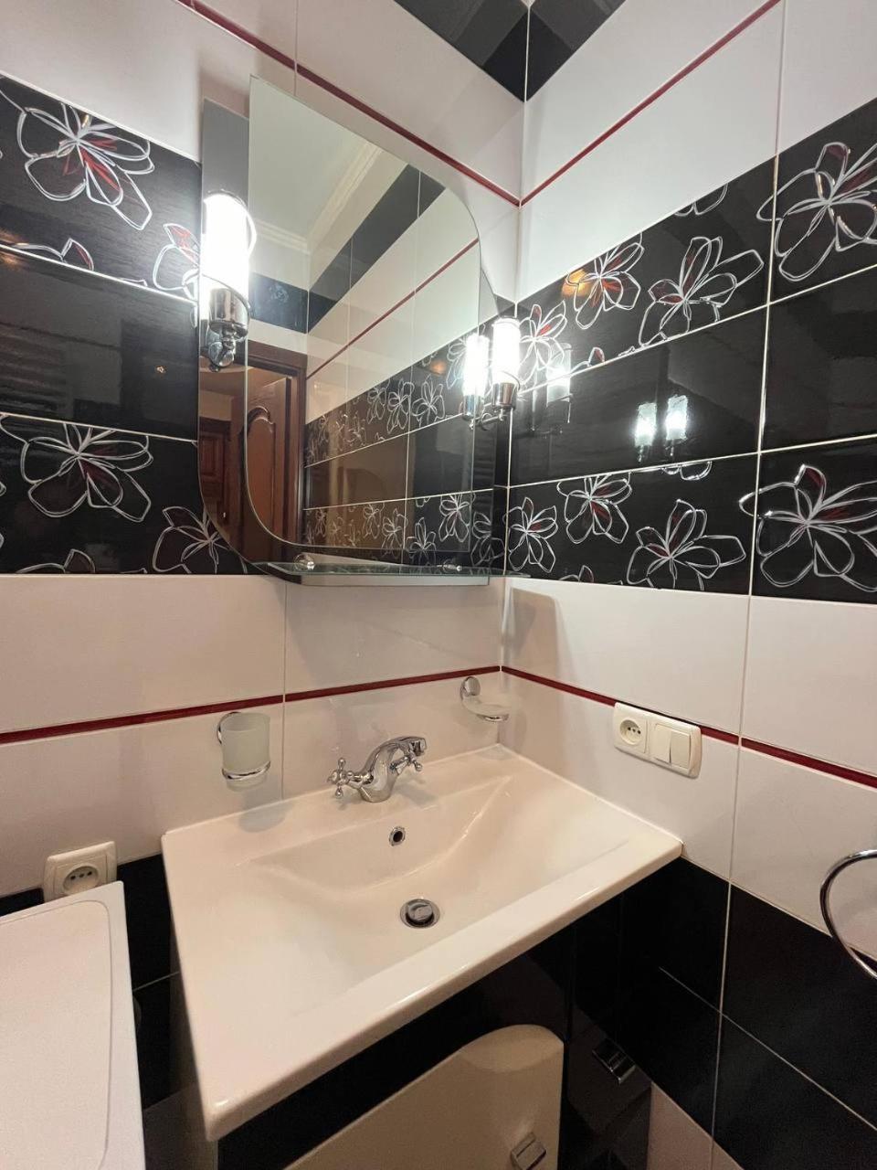 Shpytalna Apartments Lviv Luaran gambar